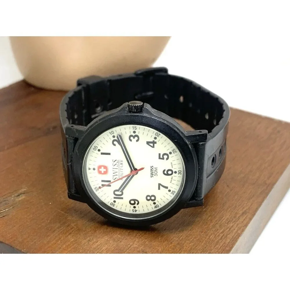 Swiss Military SAK Unisex Watch 092.8307 Swiss Quartz Black Rubber Strap 35mm